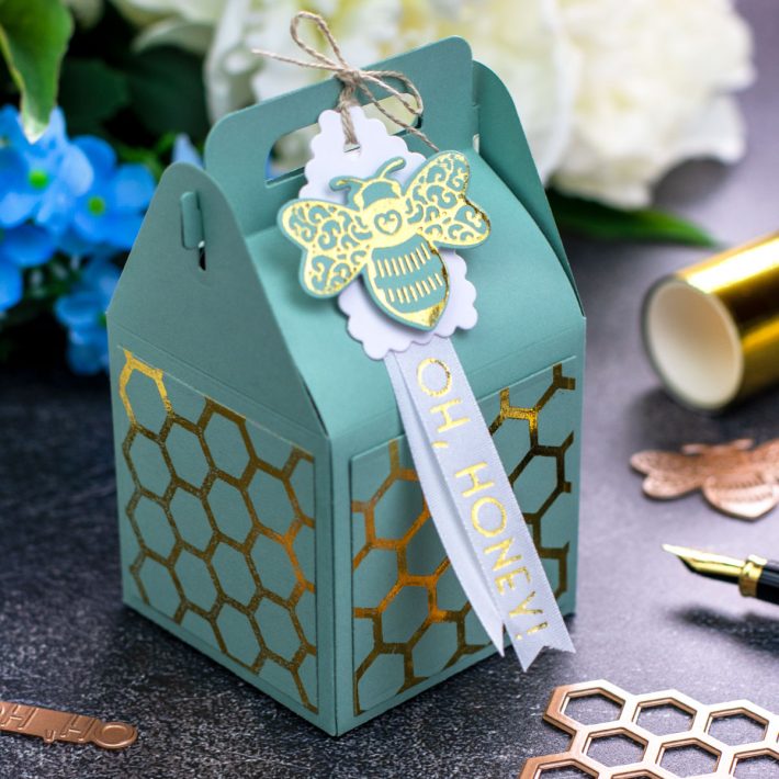 Becca Feeken Sweet Cardlets Glimmer Project Kit | Cardmaking Inspiration with Bibi Cameron | Video Tutorial | Foiled Decorative Panels #NeverStopMaking #DieCutting #Cardmaking #GlimmerHotFoilSystem