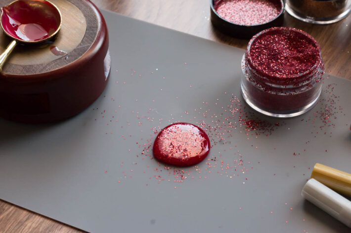 Mix Your Wax Seals with Glitter! 